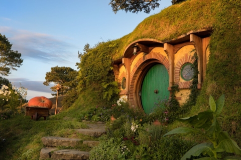 Vanuit Rotorua: Hobbiton Movie Set Tour met feestelijke lunchHalve dag Hobbiton-filmsettour vanuit Rotorua