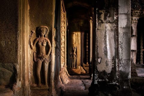 Angkor Sunrise & Small Circuit Temple Tour