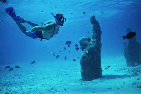 Desde Cancún y RivieraM: Navegación y snorkel a Isla MujeresCatamarán de lujo, snorkel y visita a Isla Mujeres