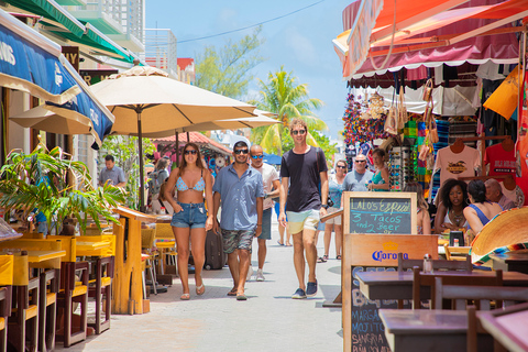 Van Cancun en RivieraM: zeilen en snorkelen naar Isla MujeresLuxe catamaran, snorkelen en bezoek aan Isla Mujeres