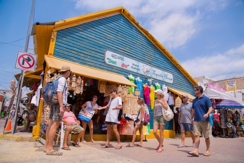 Van Cancun en RivieraM: zeilen en snorkelen naar Isla MujeresLuxe catamaran, snorkelen en bezoek aan Isla Mujeres