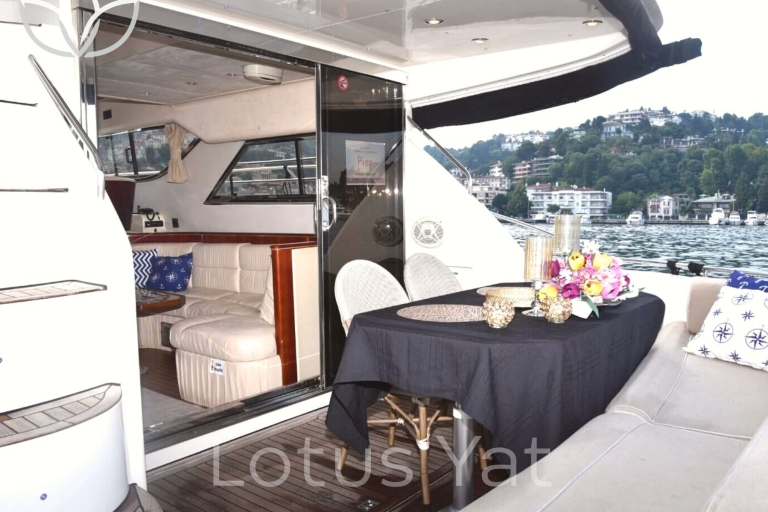 Bosphore : croisière en yacht privéCroisière privée avec prise en charge et retour à l'hôtel