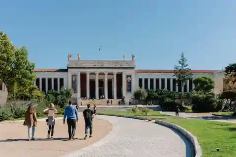 Athens: National Archeological Museum Treasure Hunt Tour