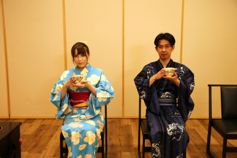 Tokyo : atelier japonais sur la cérémonie du thé avec thé et sucreries