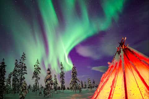 Rovaniemi: Northern Lights Wilderness Tour with Camera