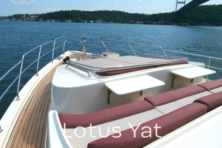 Bosphorus: Highlights Private Yacht Cruise Private Cruise with Meeting Point at Bebek