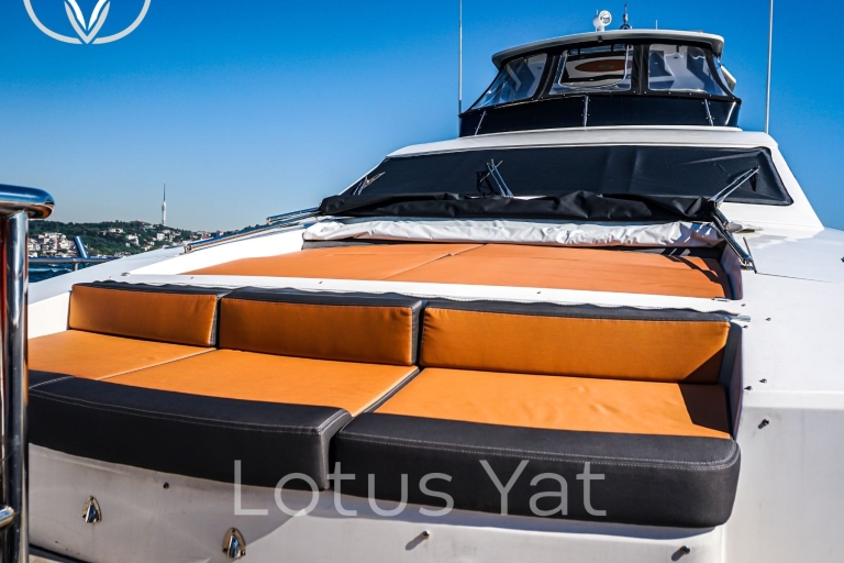 Bosphorus: Highlights Private Yacht Cruise Private Cruise with Hotel Pickup and Drop-off