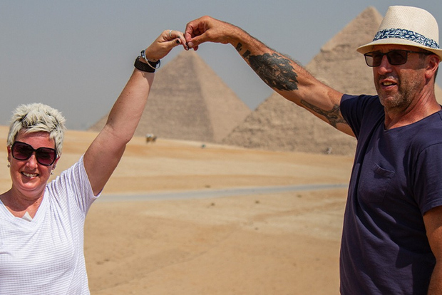 Recorrido turístico de medio día por El Cairo a las pirámides de Giza y la Esfinge