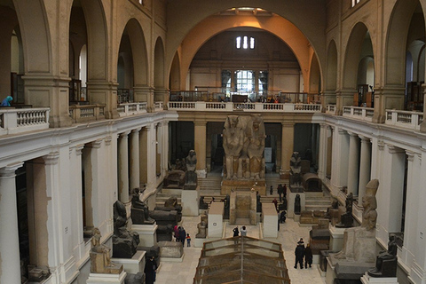 Il Cairo/Giza: Tour guidato delle piramidi, della sfinge e del museo egizioTour condiviso senza biglietti e pranzo