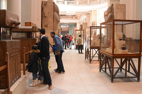 Caïro/Gizeh: Rondleiding Piramides, Sfinx en Egyptisch MuseumPrivétour zonder kaartjes en lunch