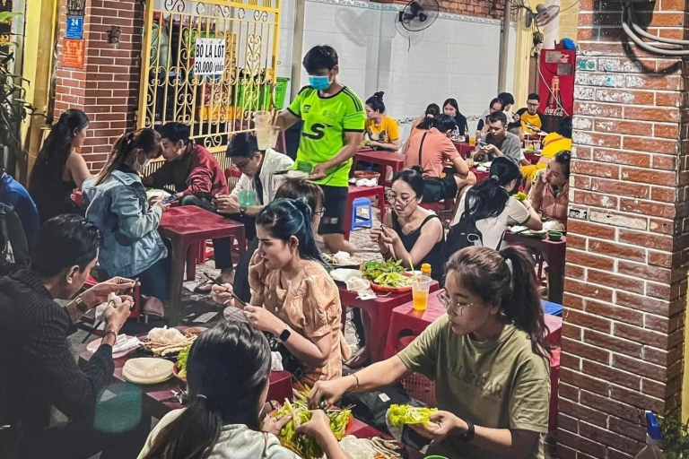 Ciudad Ho Chi Minh: tour privado de comida callejera local en moto