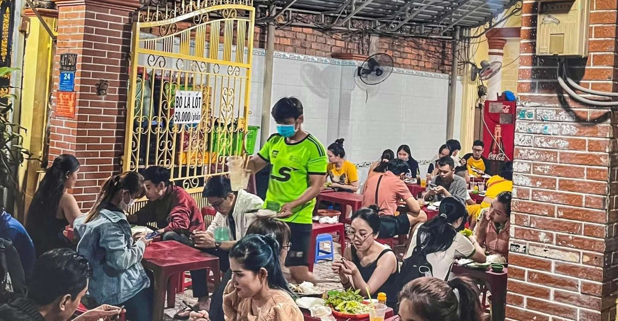 Saigon, gemmes cachées et café avec étudiant local - Hizvo