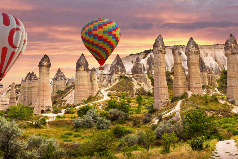 Excursion d'une journée en Cappadoce avec déjeuner et transfertsFaits saillants de la visite de la Cappadoce avec déjeuner