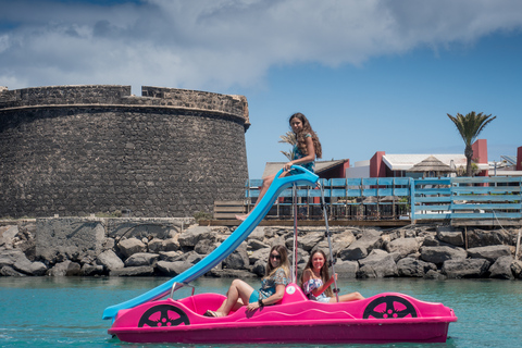 Caleta de Fuste: waterfiets met glijbaanverhuurWaterfietsverhuur van 1 uur