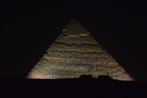 Cairo: Show de som e luz das pirâmides VIP com traslado particular