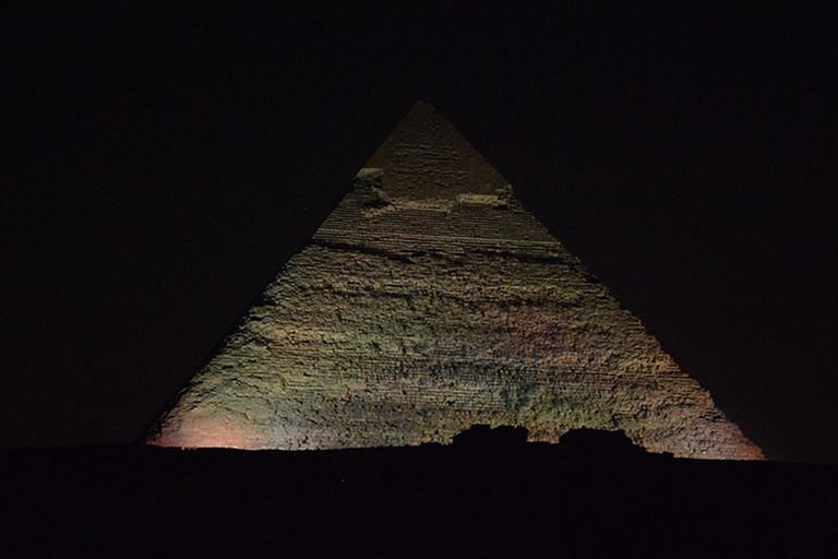 El Cairo: Espectáculo VIP de Luz y Sonido de las Pirámides con traslado privado