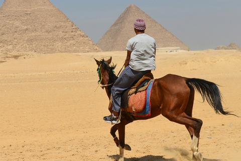 Giza: Tour a cavallo arabo intorno alle piramidi di GizaCavalcata vista Piramidi ( Senza ingresso: vista da lontano).