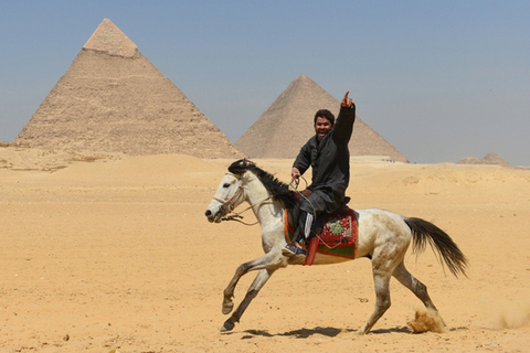 Giza: Arabian Horse Tour Around the Giza PyramidsHorse Ride Pyramids View ( No entry: seen from a distance.)