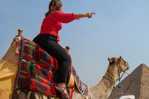 El Cairo: Visita a las Pirámides de Guiza y al Museo de la Civilización EgipciaTour privado con entradas y comida