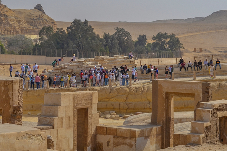 Il Cairo: Tour delle piramidi di Giza e del Museo della civiltà egiziaTour privato senza biglietti e pranzo