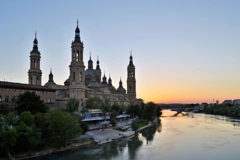 Zaragoza: Self-Guided Highlights Scavenger Hunt and Tour