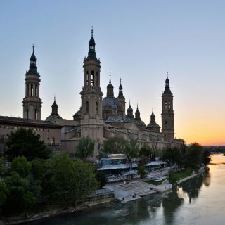 Zaragoza: Búsqueda del tesoro autoguiada y visita con audio