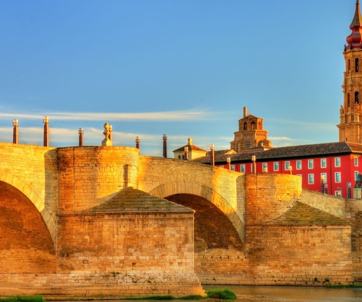 Zaragoza: Yincana autoguiada de lo más destacado y Caminando a