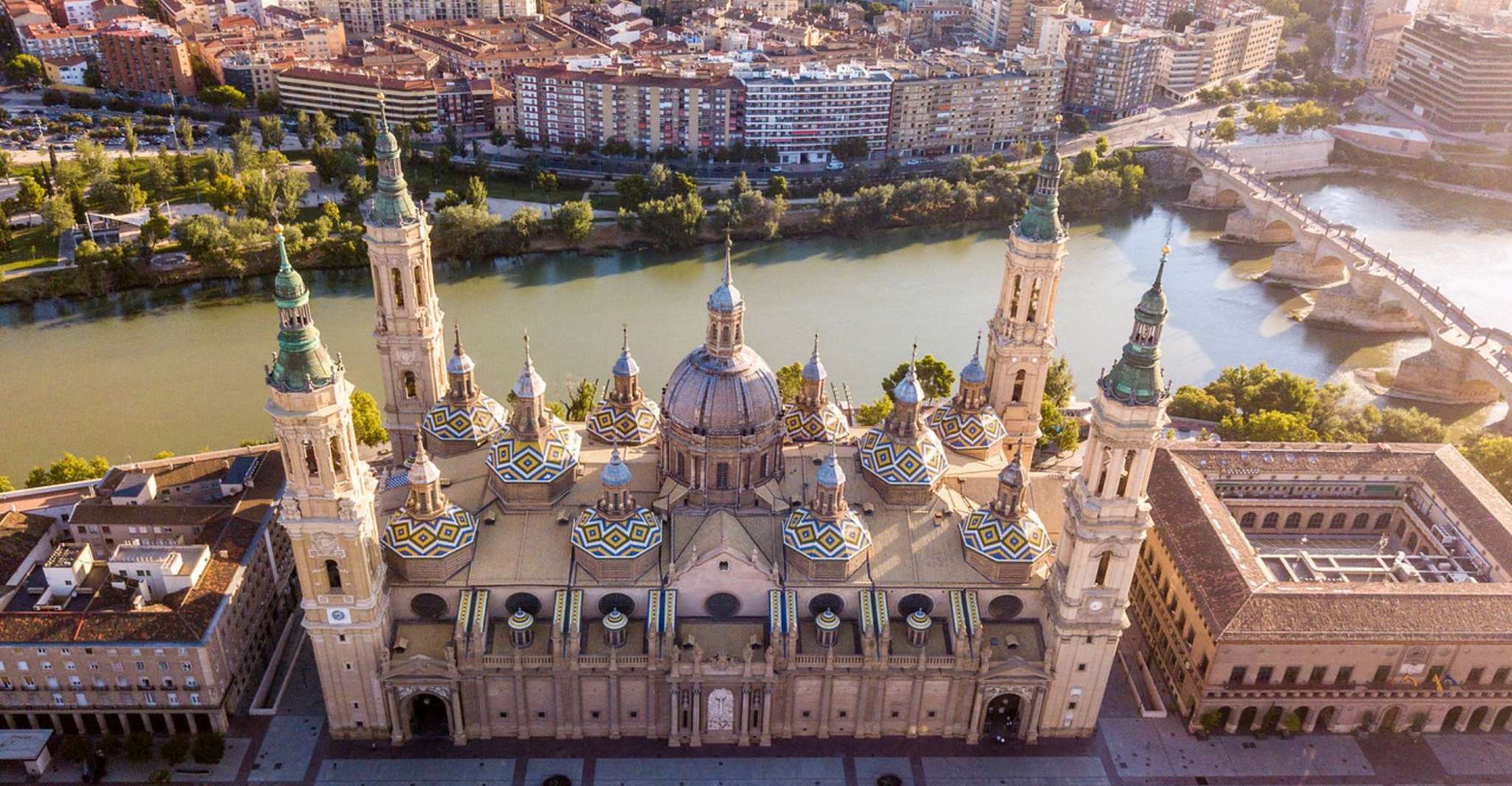 Zaragoza, Self-Guided Highlights Scavenger Hunt & Tour - Housity