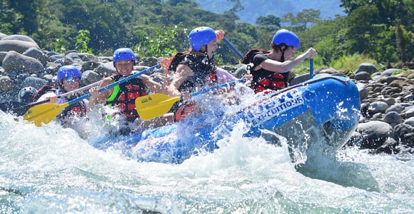 La Fortuna/Arenal: Rafting Class III & IV at Sarapiquí River