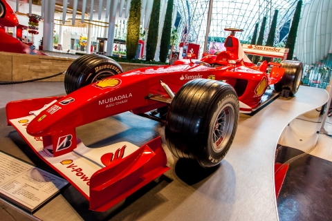 Desde Milán: Ferrari día completo con almuerzoDesde Milán: museo privado de Ferrari y más viaje con almuerzo