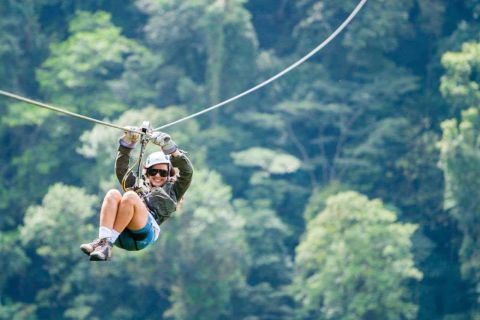 Monteverde: tour guidato del baldacchino della foresta pluviale con fodera zip