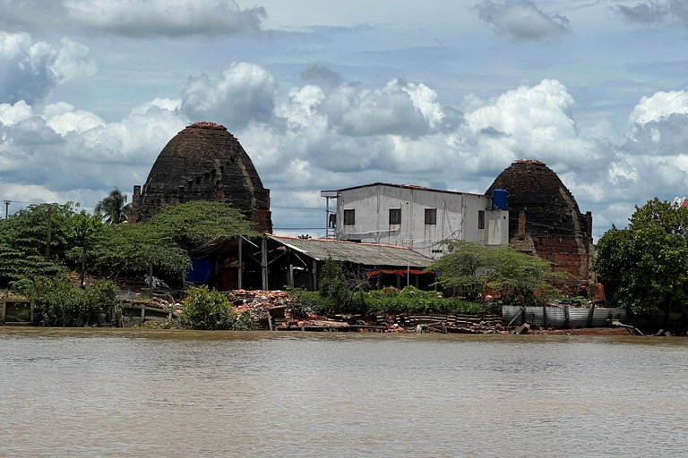 Auténtico Tour Privado de 2 Días en Moto por el Delta del Mekong