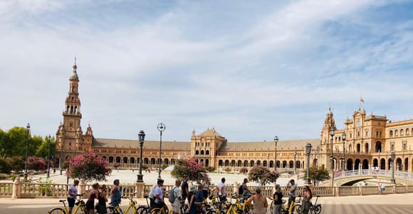 Sevilla: Entspannende Stadtführung mit einem Tourguide