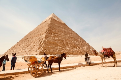 Bahía de Makadi: El Cairo y las Pirámides de Guiza, Museo y Paseo en Barco por el NiloTour privado de El Cairo y Guiza con almuerzo, entradas y viaje por el Nilo