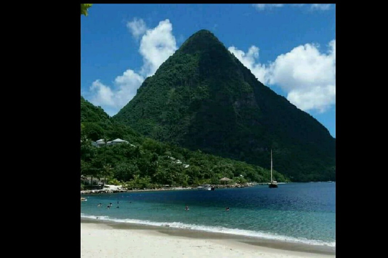 Hewanorra Airport: Private Round-Trip Transfer to Sandals Hewanorra Airport: Private Round-Trip Transfer to St. Lucia