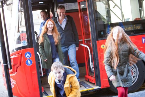 Édimbourg : visite familiale en bus à arrêts multiples 24 h