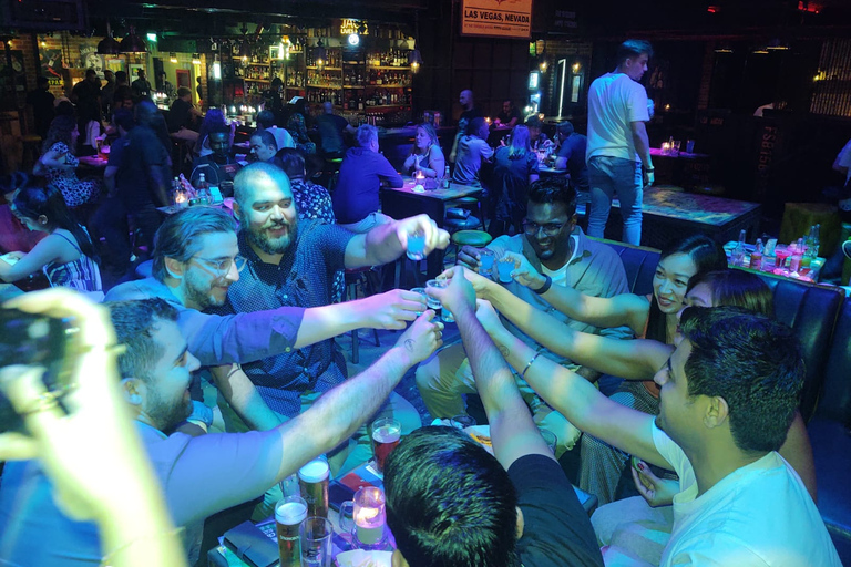 Dubai: Pub Crawl Nightlife Tour