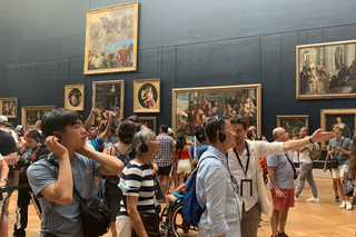 Paris: Louvre Masterpieces Tour with Pre-Reserved Tickets