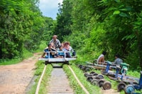 Battambang, Temples & Bat Grottes Tour avec Bamboo Train Ride - Hizvo