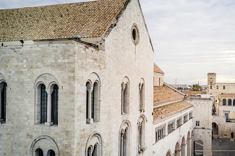 Bari: St. Nicholas Basilica and Crypt Guided Tour Bari: St. Nicholas Basilica and Crypt Guided Group Tour