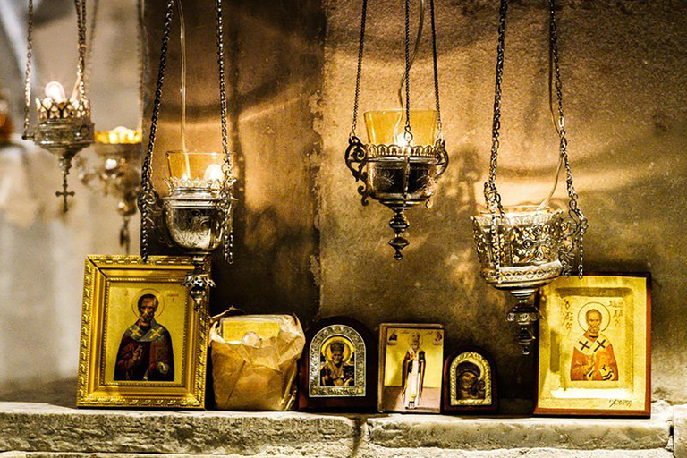 Bari: St. Nicholas Basilica and Crypt Guided Tour Bari: St. Nicholas Basilica and Crypt Guided Group Tour