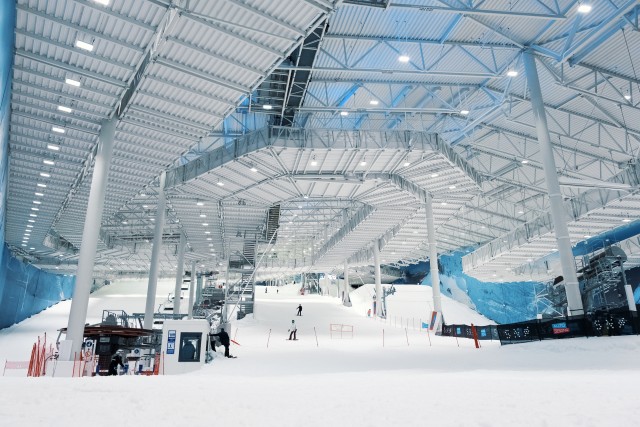Visit Oslo Day Pass for Downhill Skiing at SNØ Ski Dome in Los Angeles