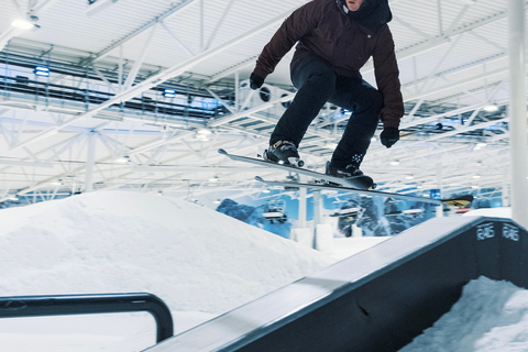 Oslo: Pass giornaliero per lo sci alpino al SNØ Ski DomeOslo: pass giornaliero feriale per lo sci alpino allo SNØ Ski Dome