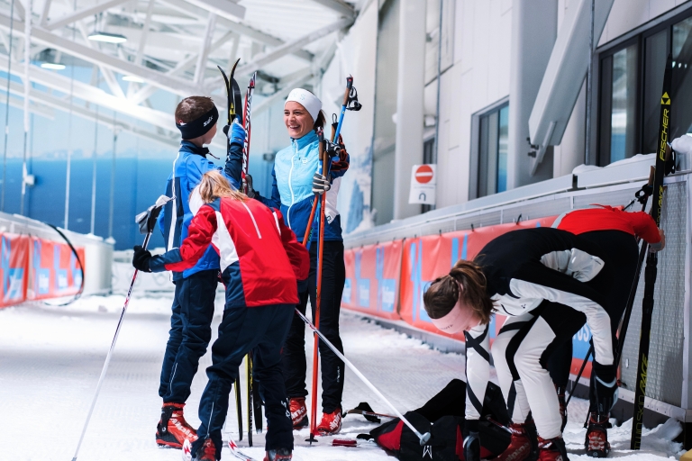 Oslo: Pase de un día para esquí alpino en SNØ Ski Dome