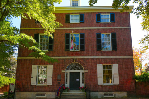 Most Charming Colonial Walking Tour: Society Hill + Old City