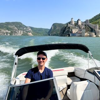 From Belgrade: Golubac Fortress and 1h Speed Boat Ride
