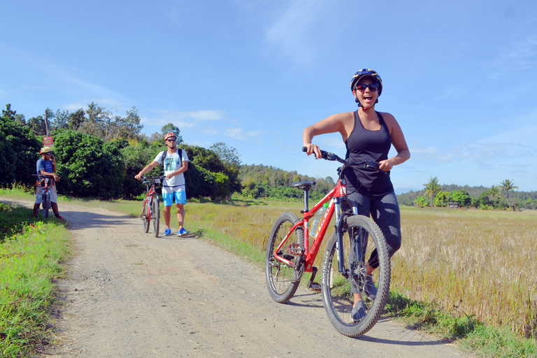 From Chiang Mai: Mae Taeng Valley Hike & Bike Day Trip