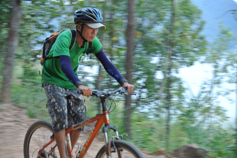 From Chiang Mai: Mae Taeng Valley Hike & Bike Day Trip