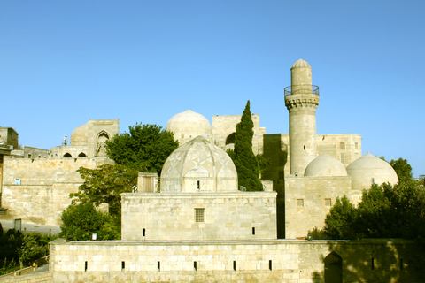 Baku: heldagsutflykt med azerbajdzjansk lunch - allt inkluderatBaku: Heldagsbiluthyrningstur med Azerbajdzjansk lunch