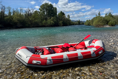 موستار: مغامرة التجديف في نهر نيريتفا